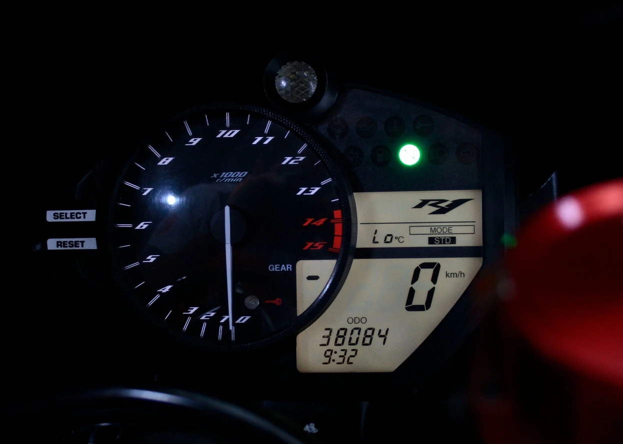 YAMAHA YZF R1