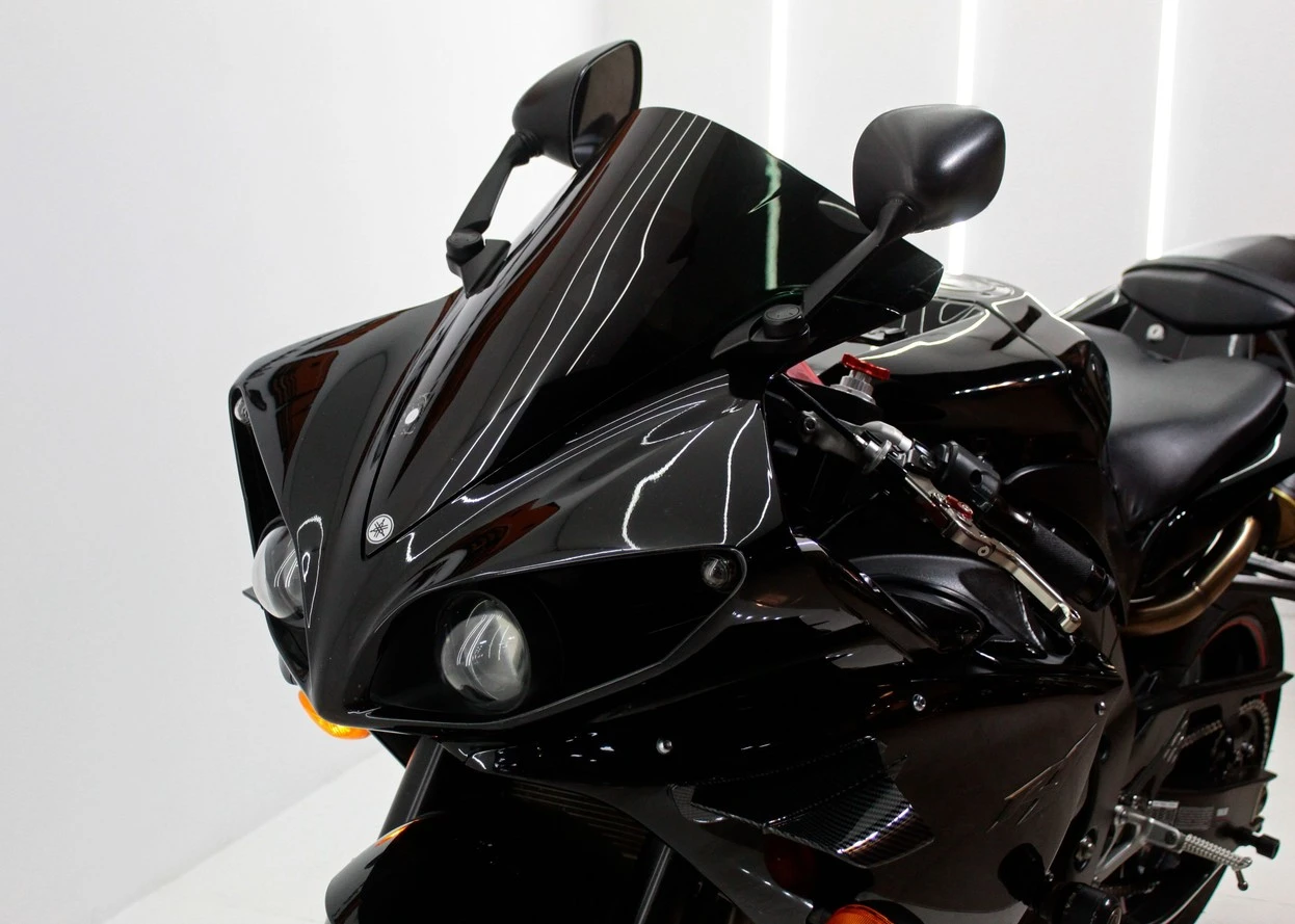 YAMAHA YZF R1