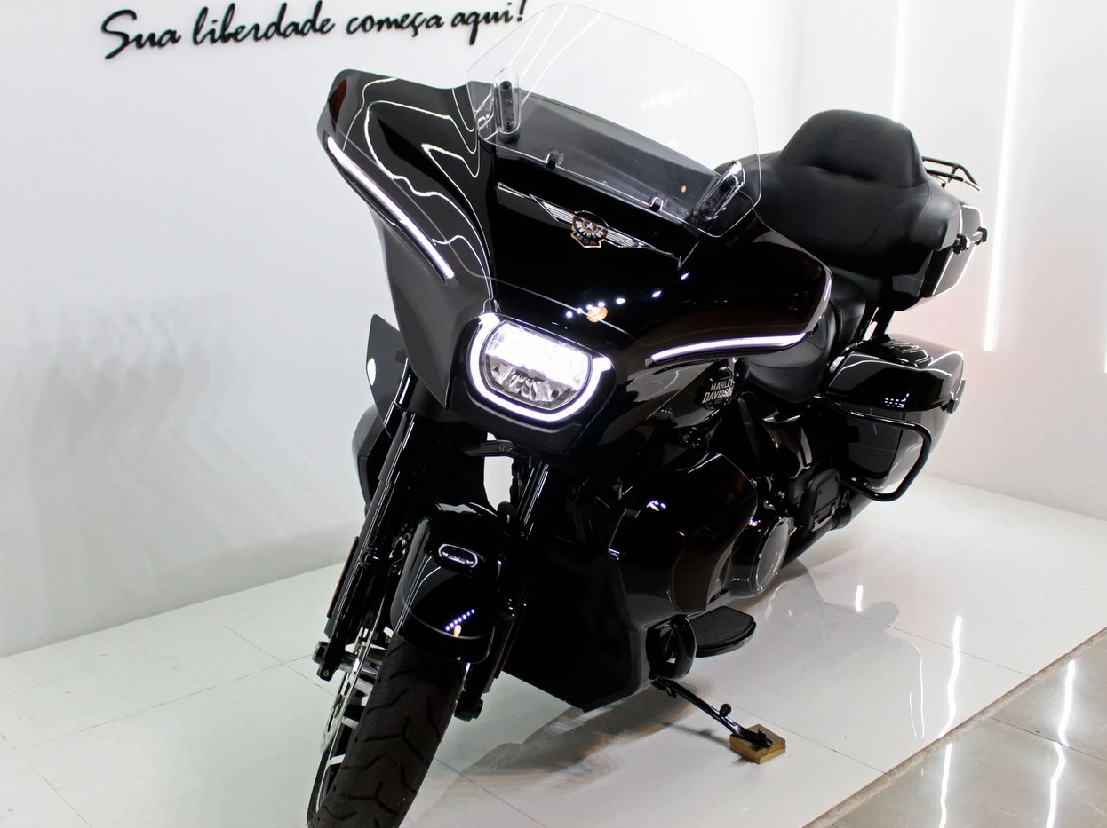 HARLEY-DAVIDSON STREET GLIDE ULTRA