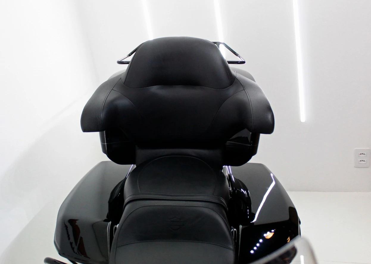 HARLEY-DAVIDSON STREET GLIDE ULTRA