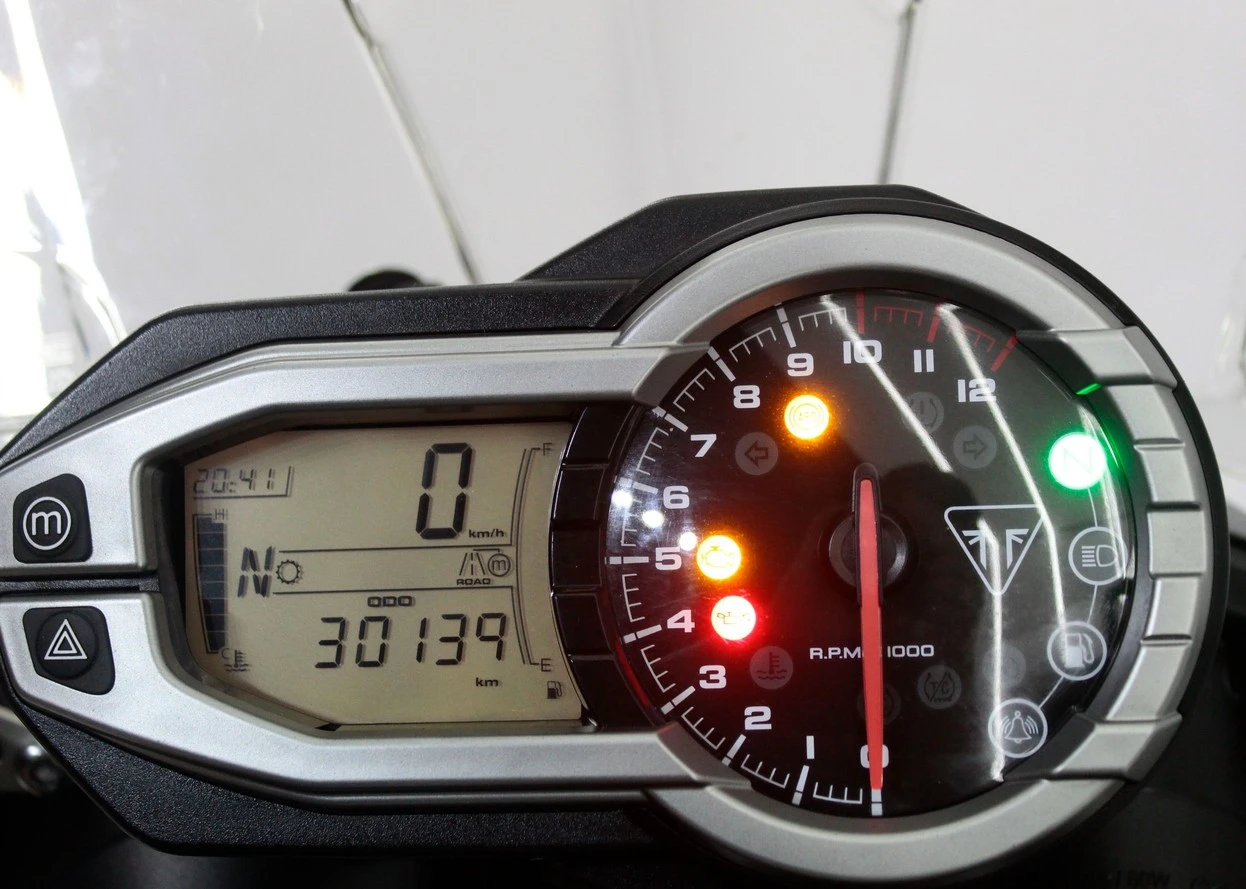 TRIUMPH TIGER 800 XRX