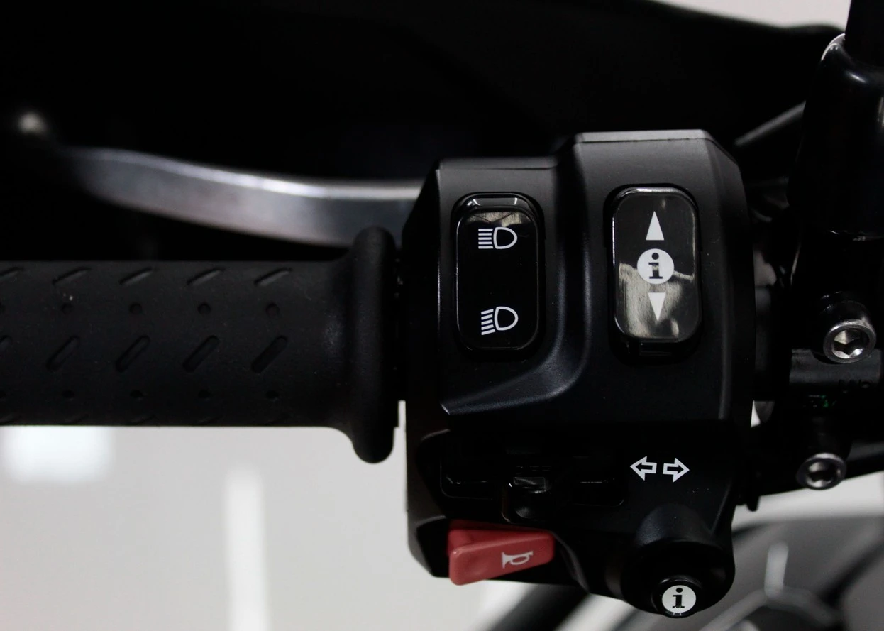 TRIUMPH TIGER 800 XRX