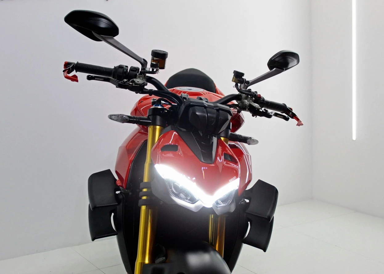 DUCATI STREETFIGHTER V4 S