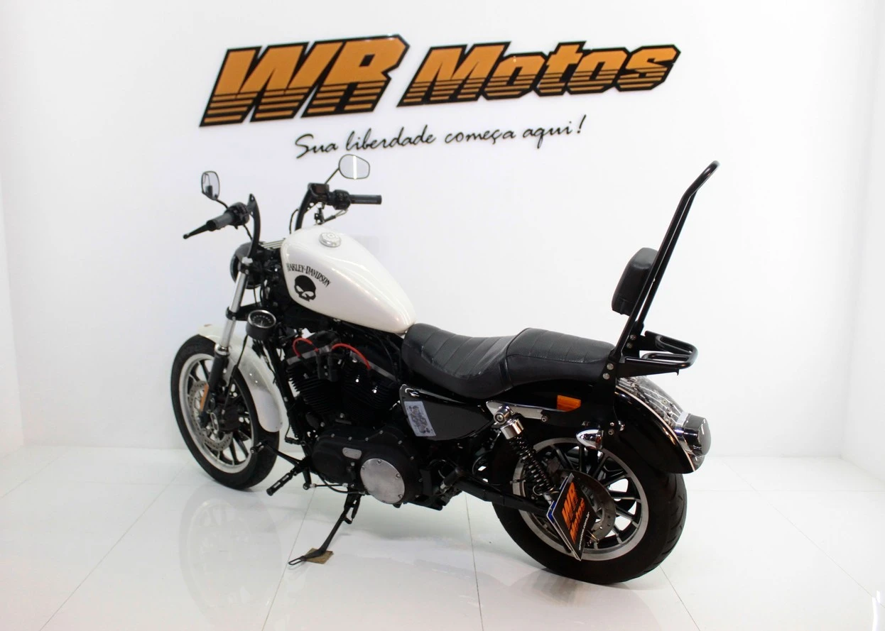 HARLEY-DAVIDSON SPORTSTER XL 883 R