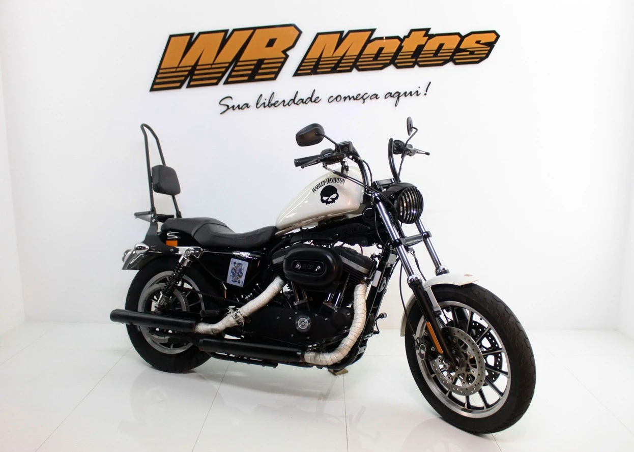 HARLEY-DAVIDSON SPORTSTER XL 883 R
