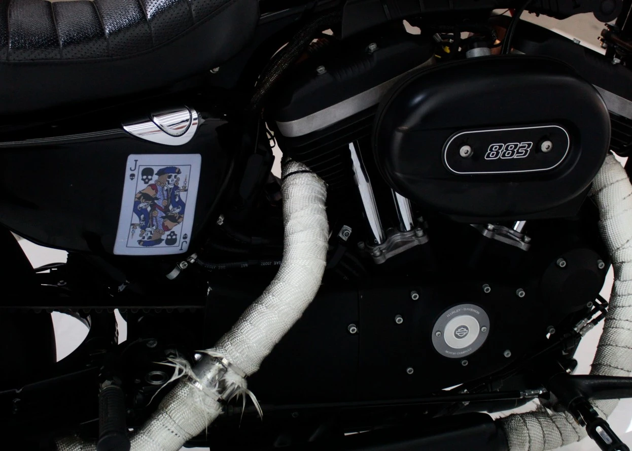 HARLEY-DAVIDSON SPORTSTER XL 883 R