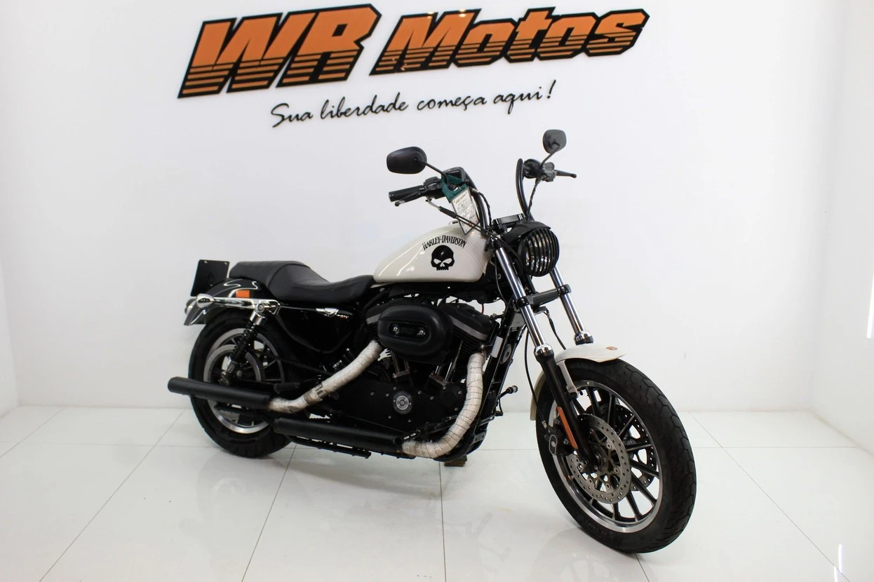 HARLEY-DAVIDSON SPORTSTER XL 883 R
