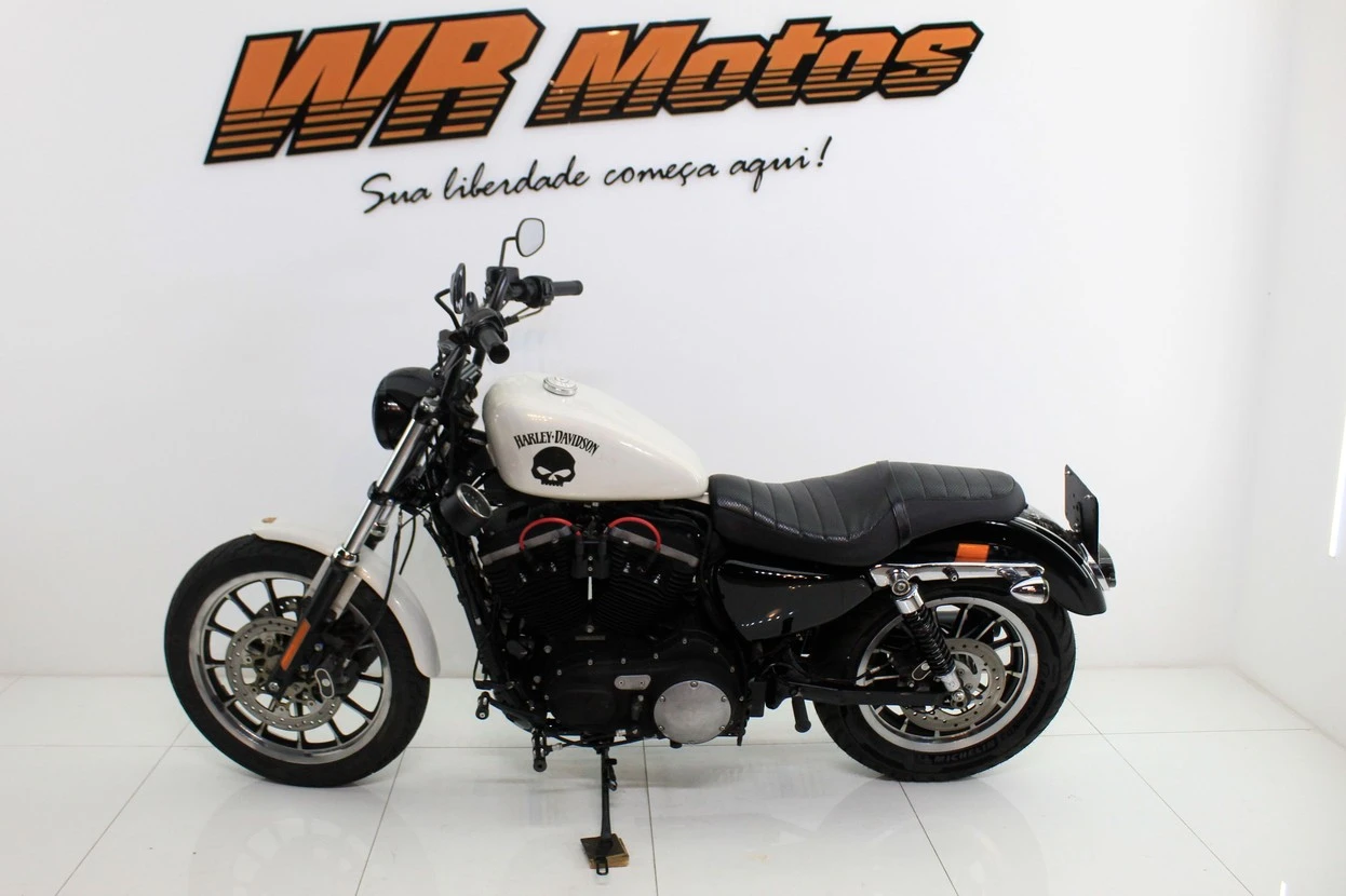 HARLEY-DAVIDSON SPORTSTER XL 883 R