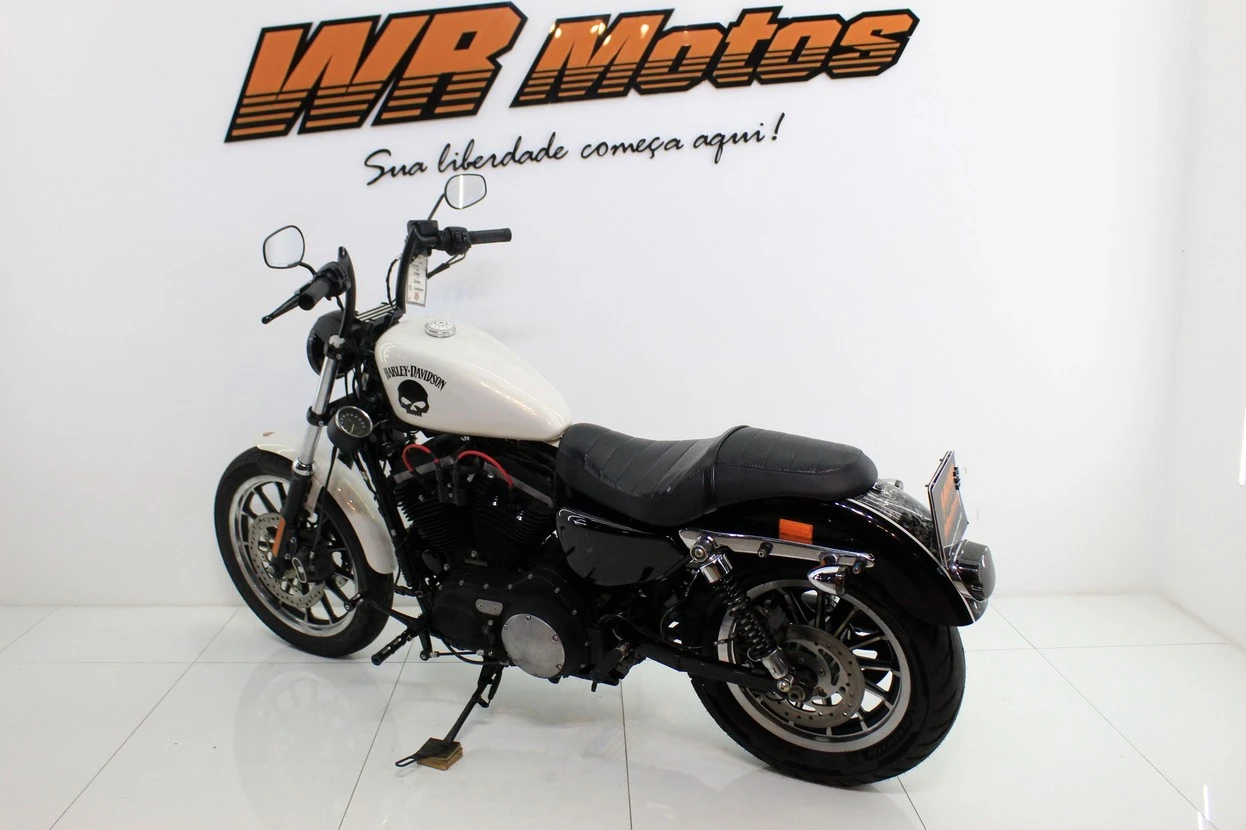 HARLEY-DAVIDSON SPORTSTER XL 883 R
