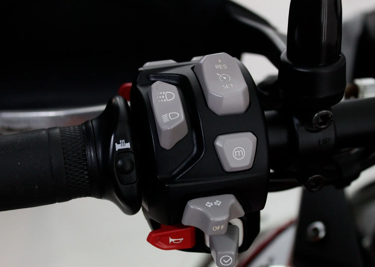 TRIUMPH TIGER 900 GT PRO