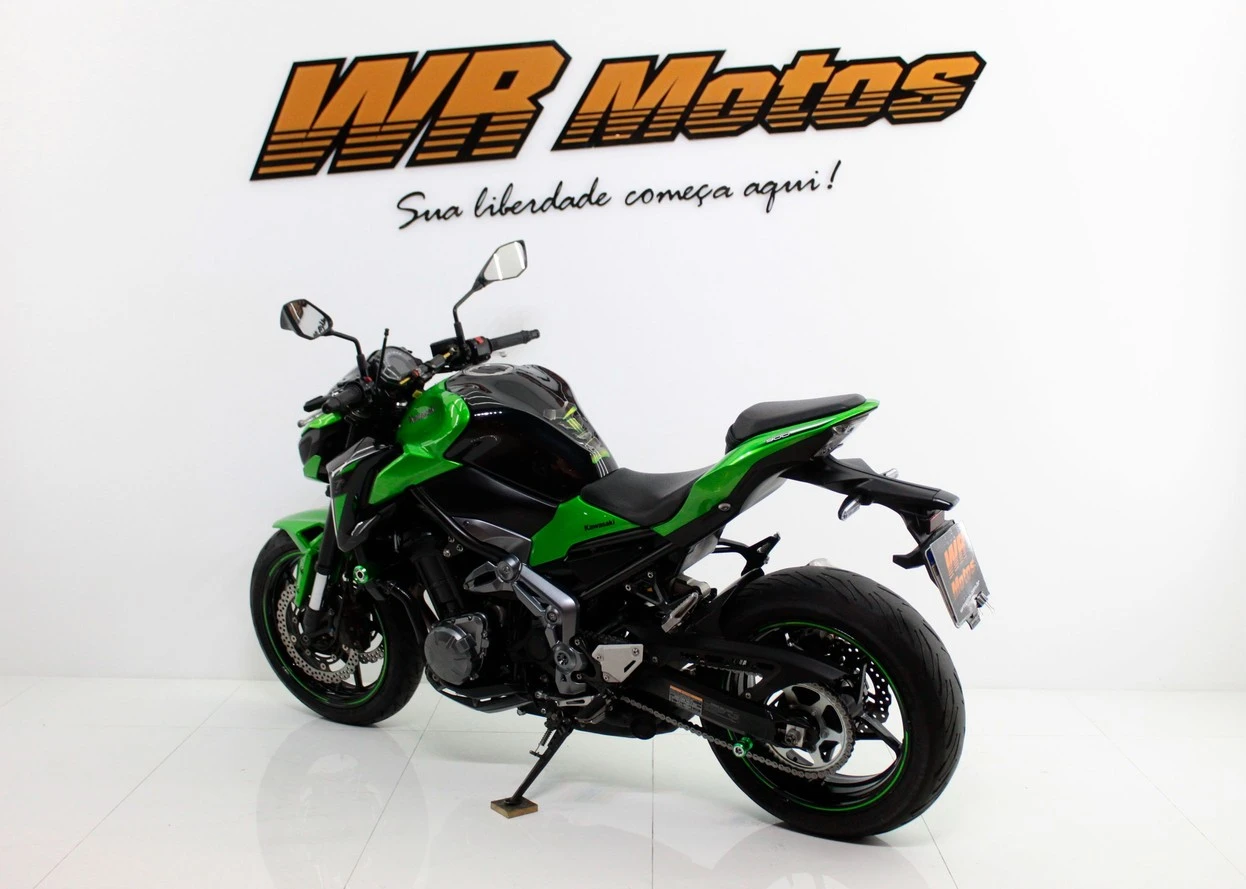 KAWASAKI Z900