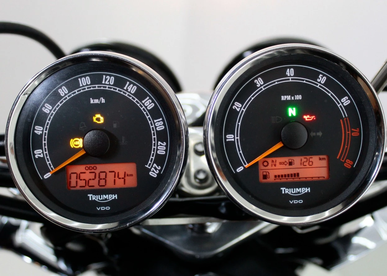 TRIUMPH ROCKET III ROADSTER