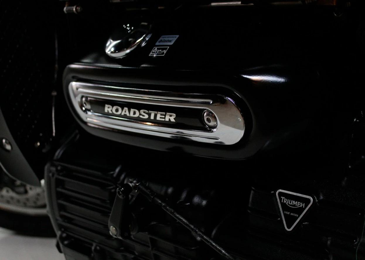 TRIUMPH ROCKET III ROADSTER