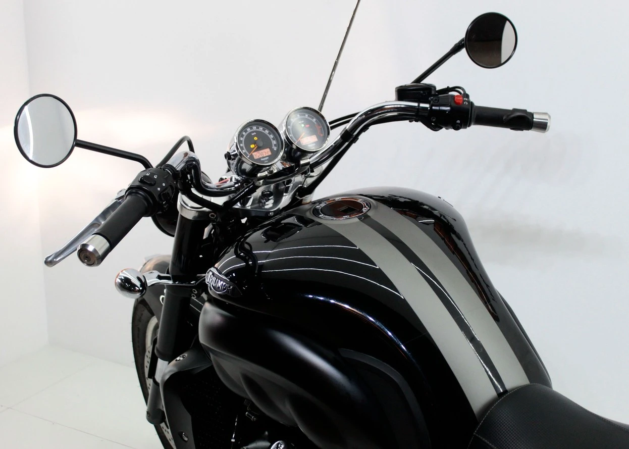 TRIUMPH ROCKET III ROADSTER