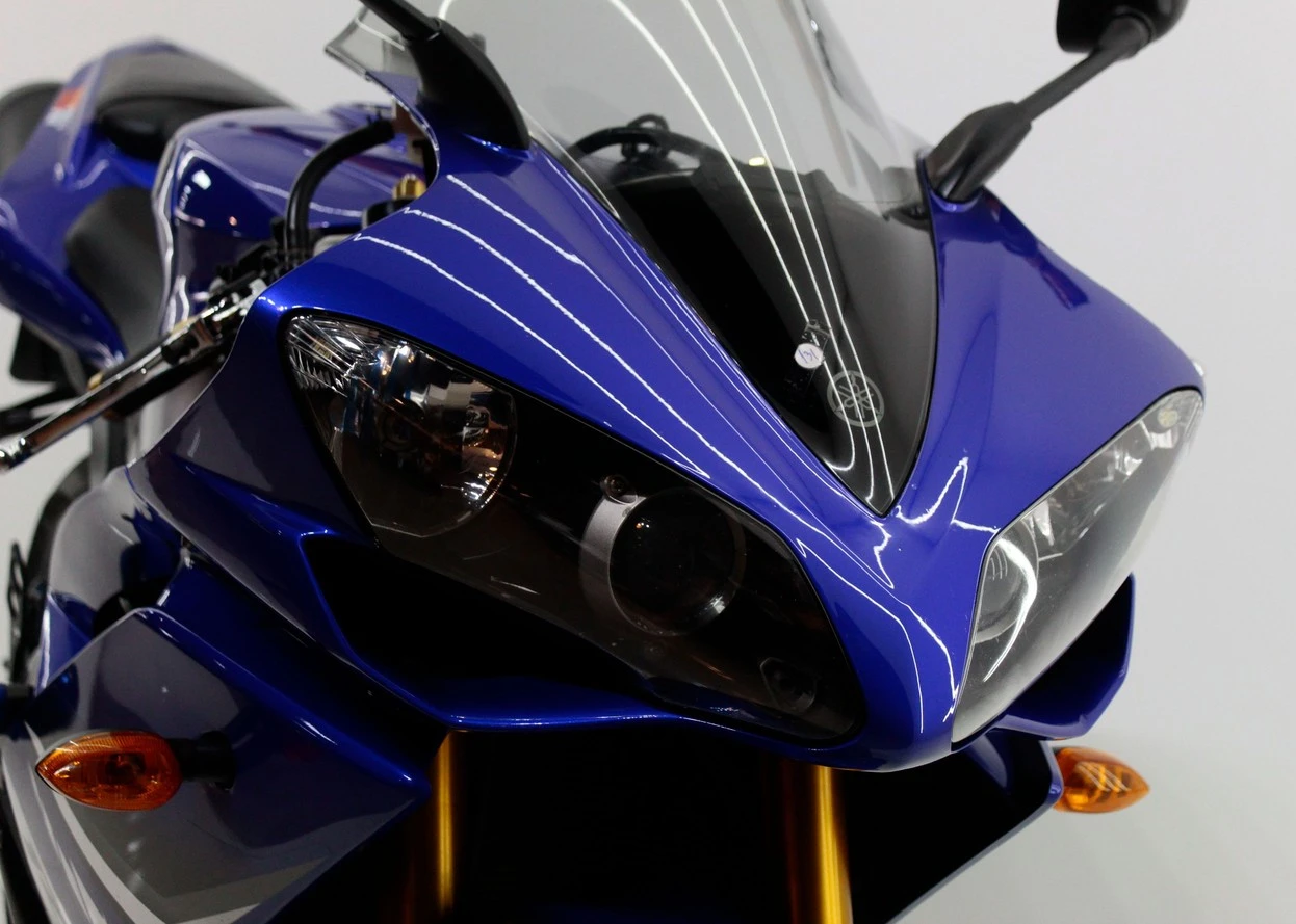 YAMAHA YZF R1