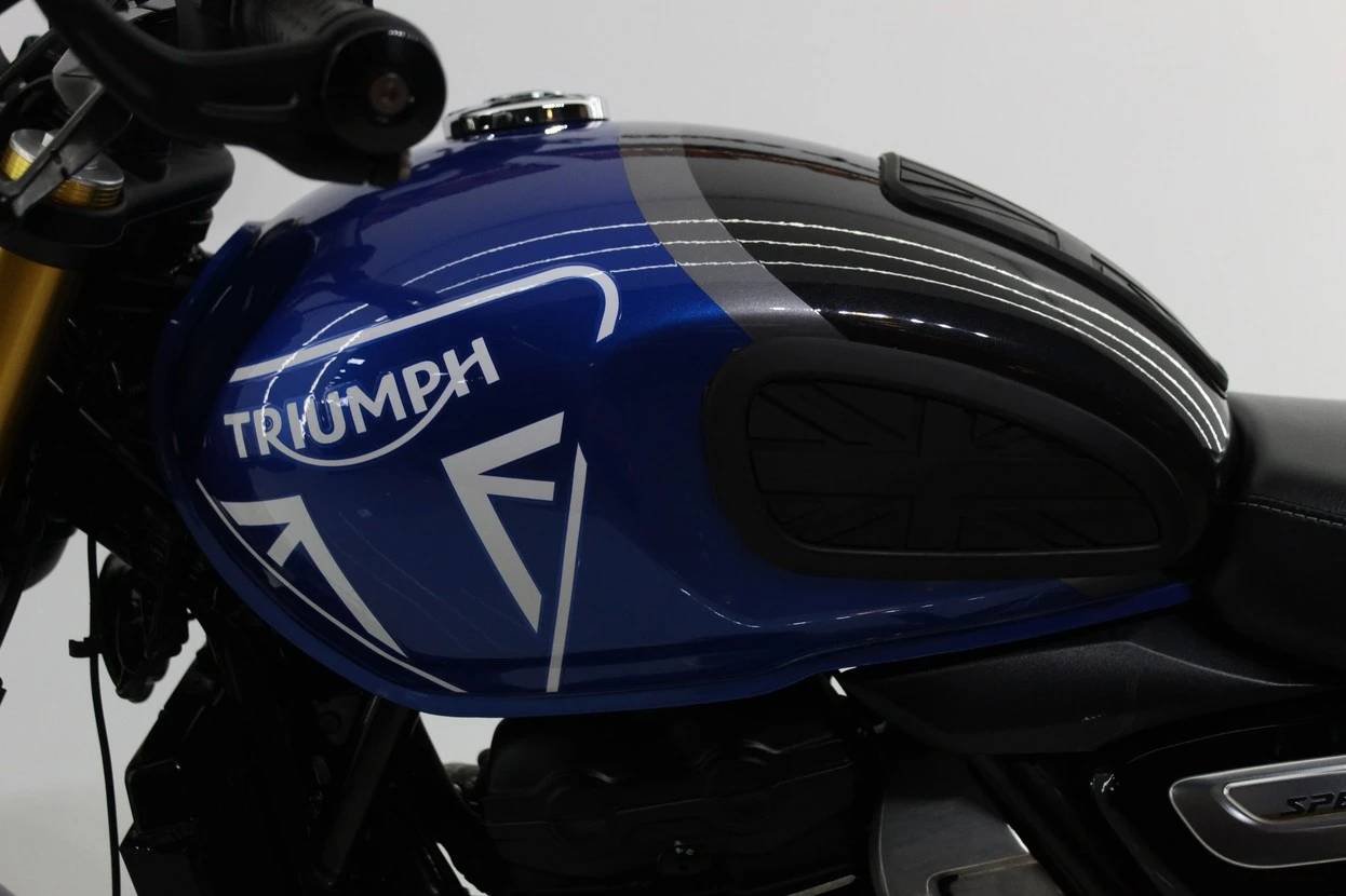 TRIUMPH SPEED 400