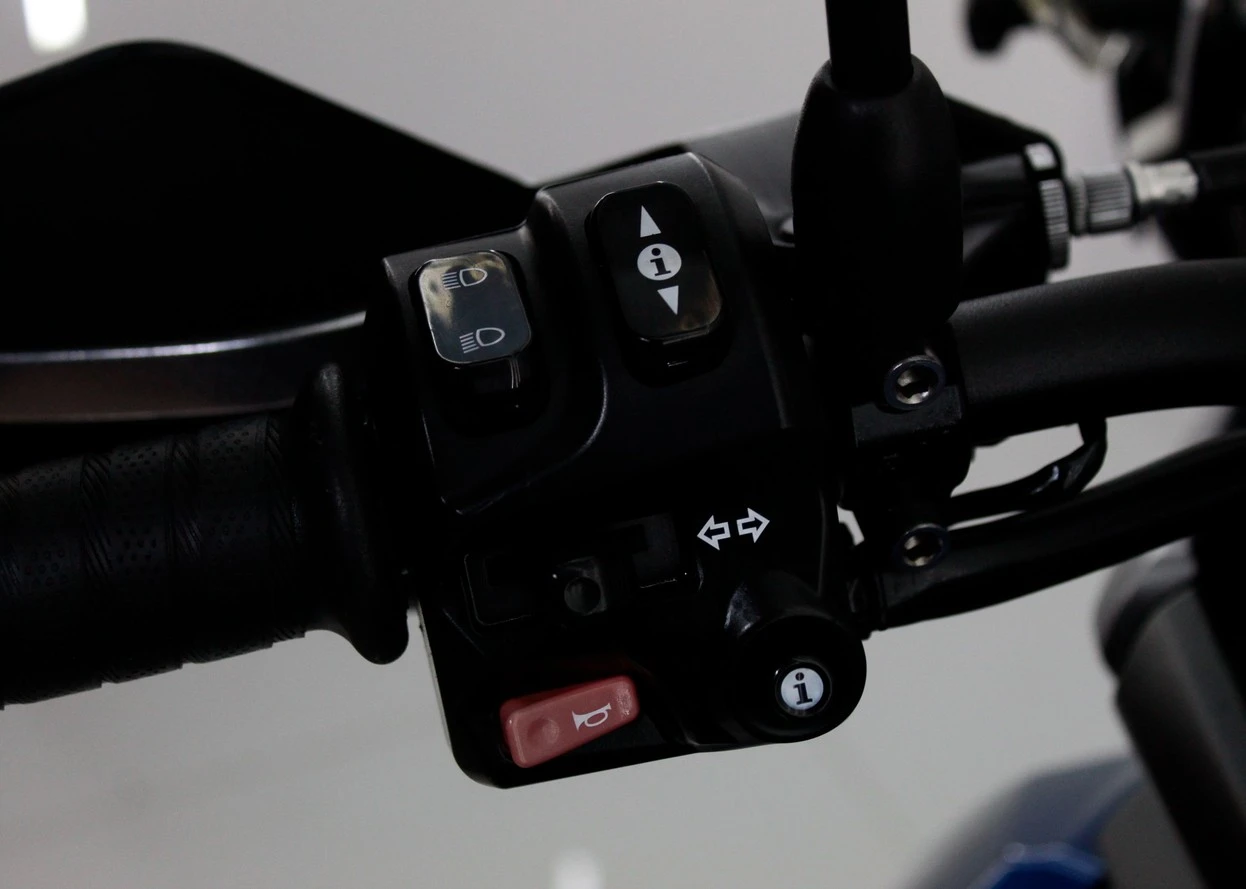 TRIUMPH TIGER 800 XRX