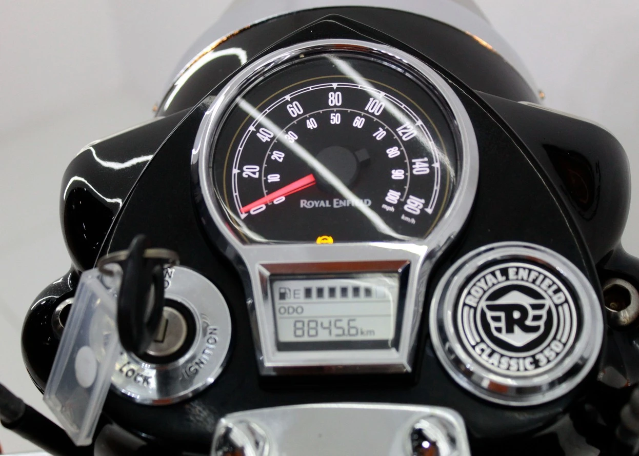 ROYAL ENFIELD CLASSIC 500