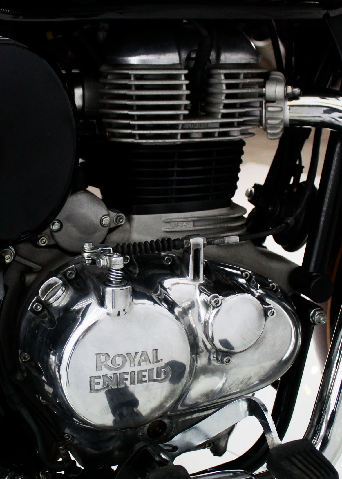 ROYAL ENFIELD CLASSIC 500