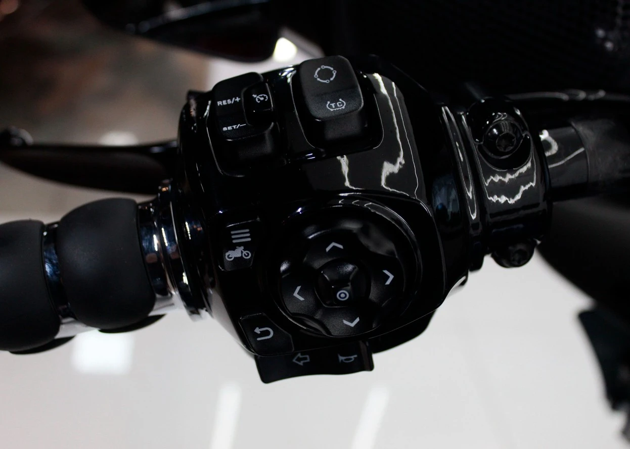 HARLEY-DAVIDSON STREET GLIDE