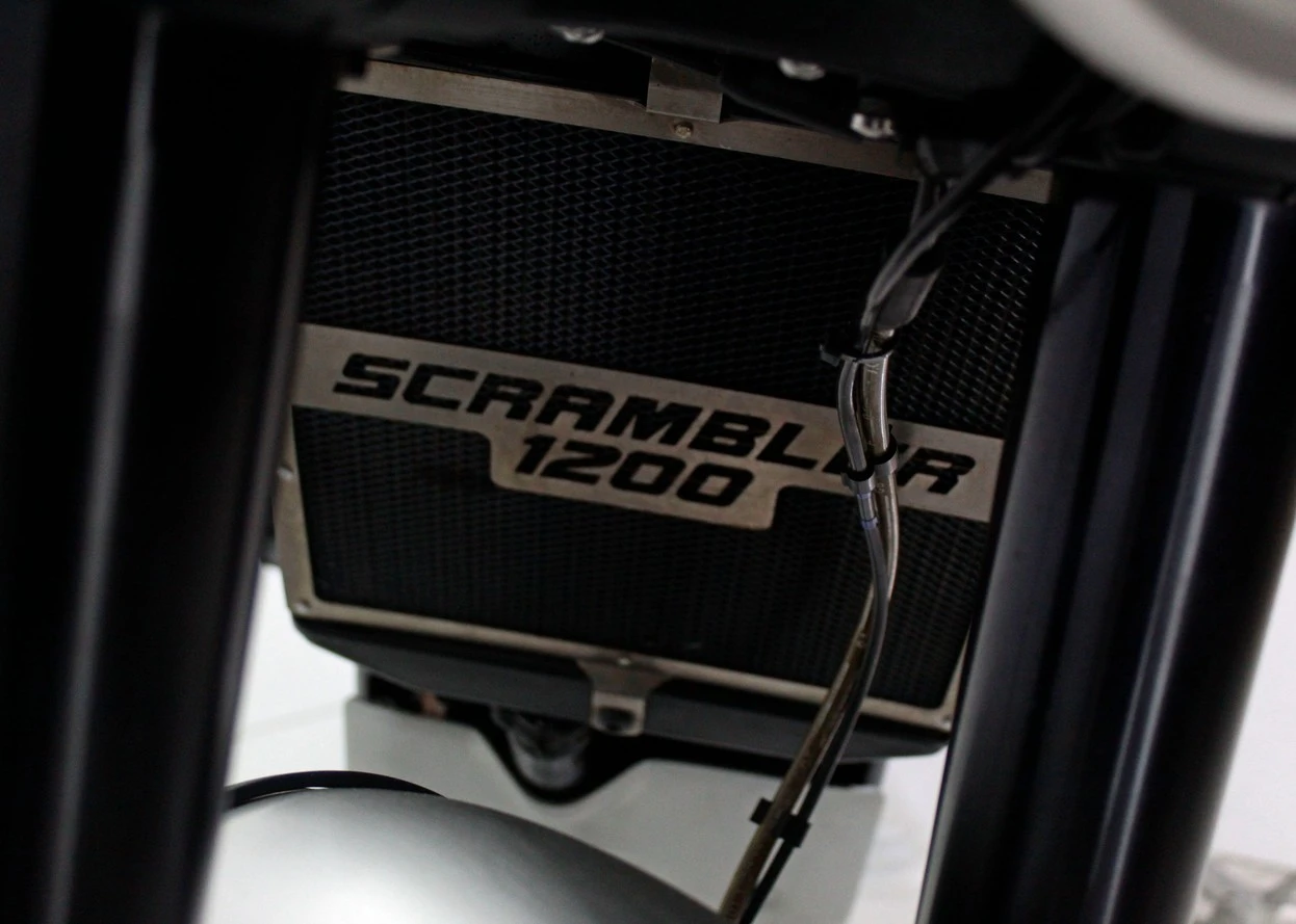 TRIUMPH BONNEVILLE SCRAMBLER 1200 XC