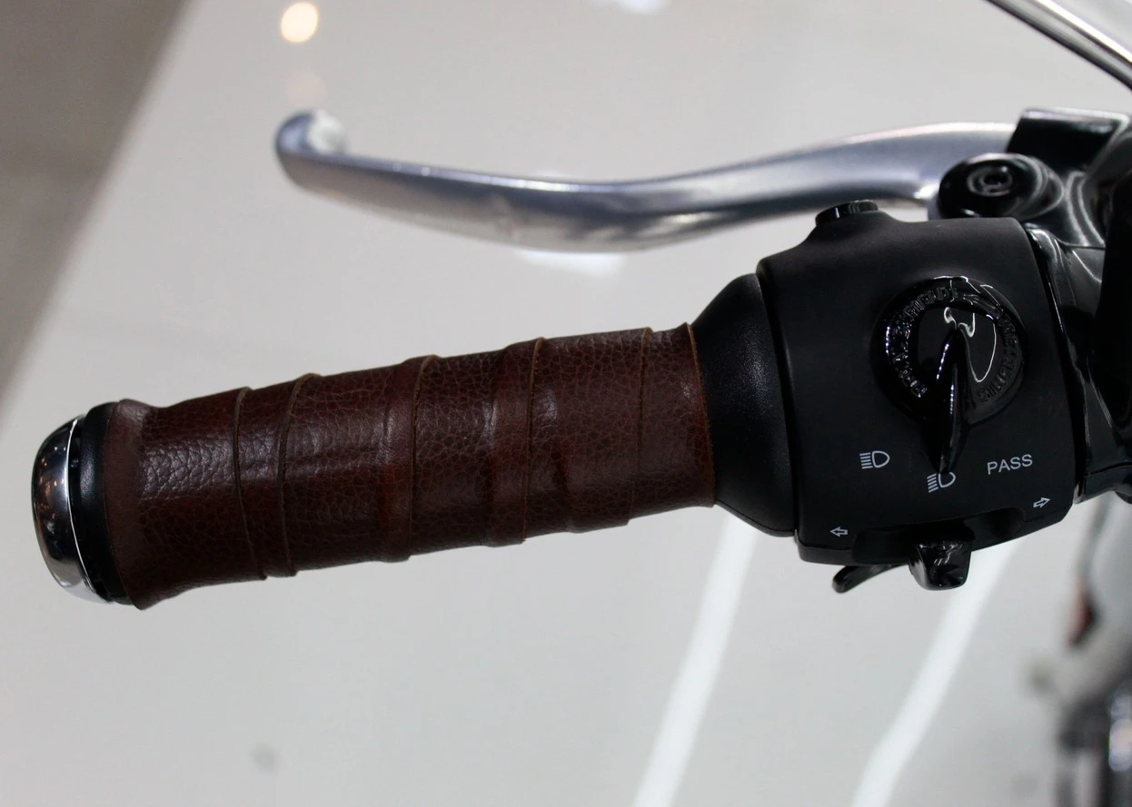 ROYAL ENFIELD CLASSIC 500