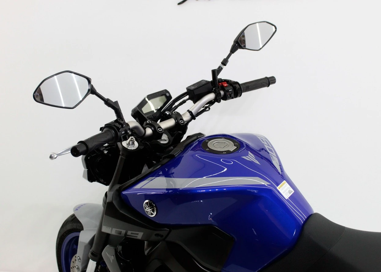 YAMAHA MT-09