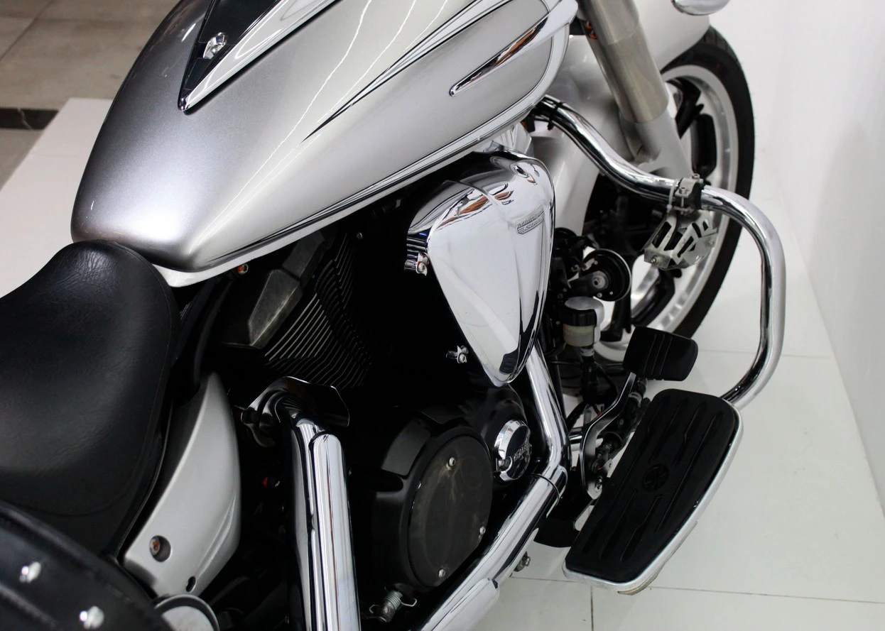 YAMAHA XVS 950A MIDNIGHT STAR