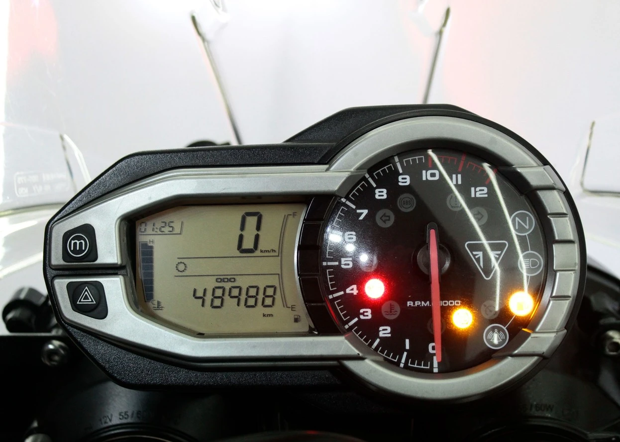 TRIUMPH TIGER 800 XCA