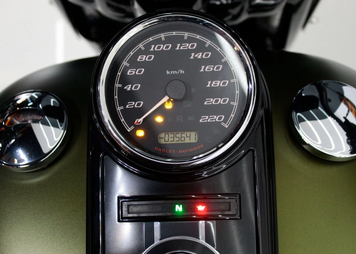 HARLEY-DAVIDSON ROAD KING SPECIAL