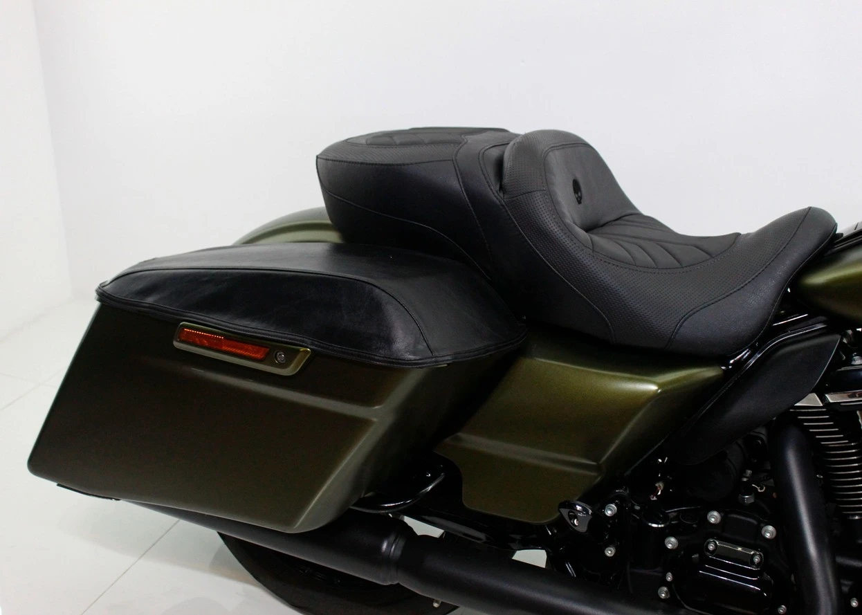 HARLEY-DAVIDSON ROAD KING SPECIAL