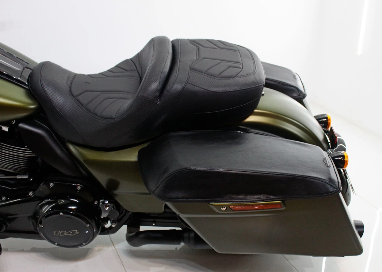 HARLEY-DAVIDSON ROAD KING SPECIAL