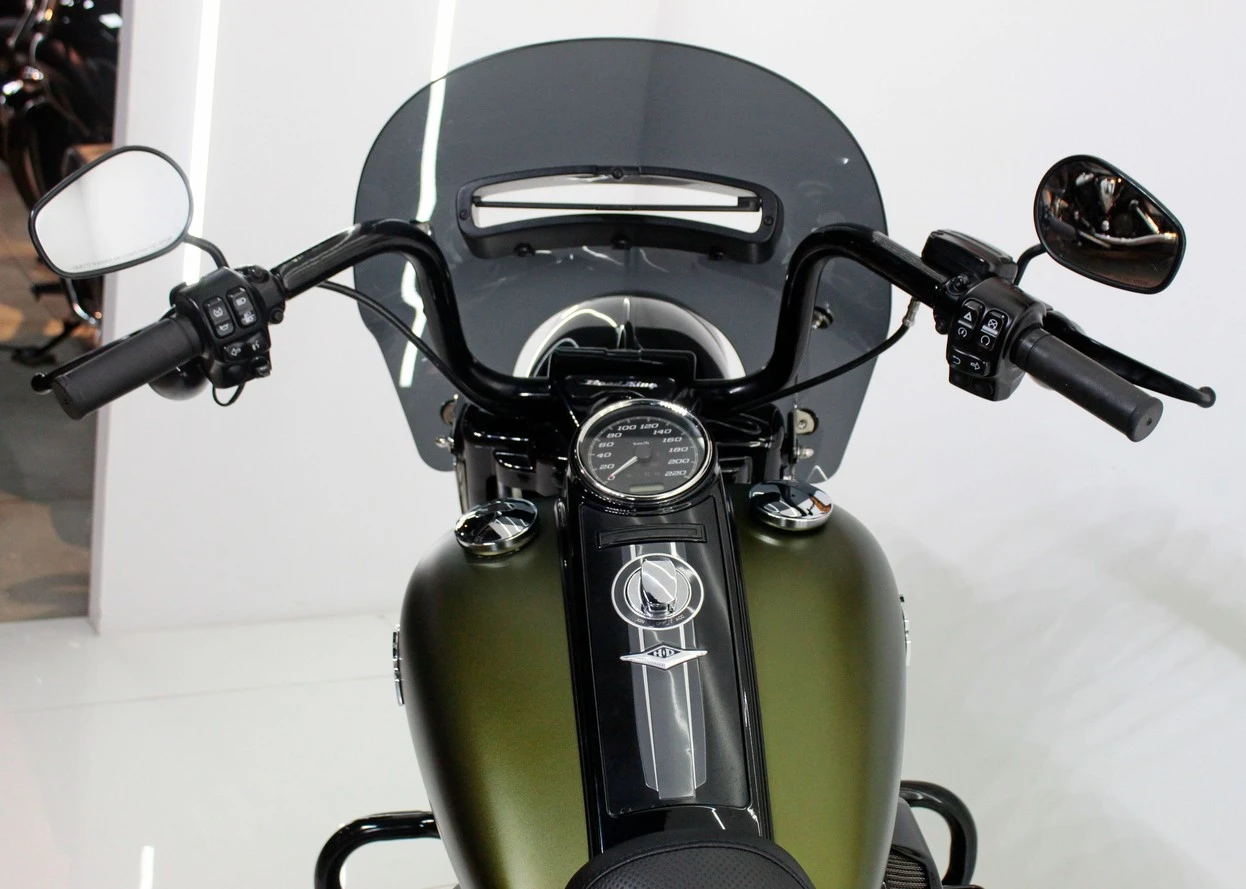 HARLEY-DAVIDSON ROAD KING SPECIAL