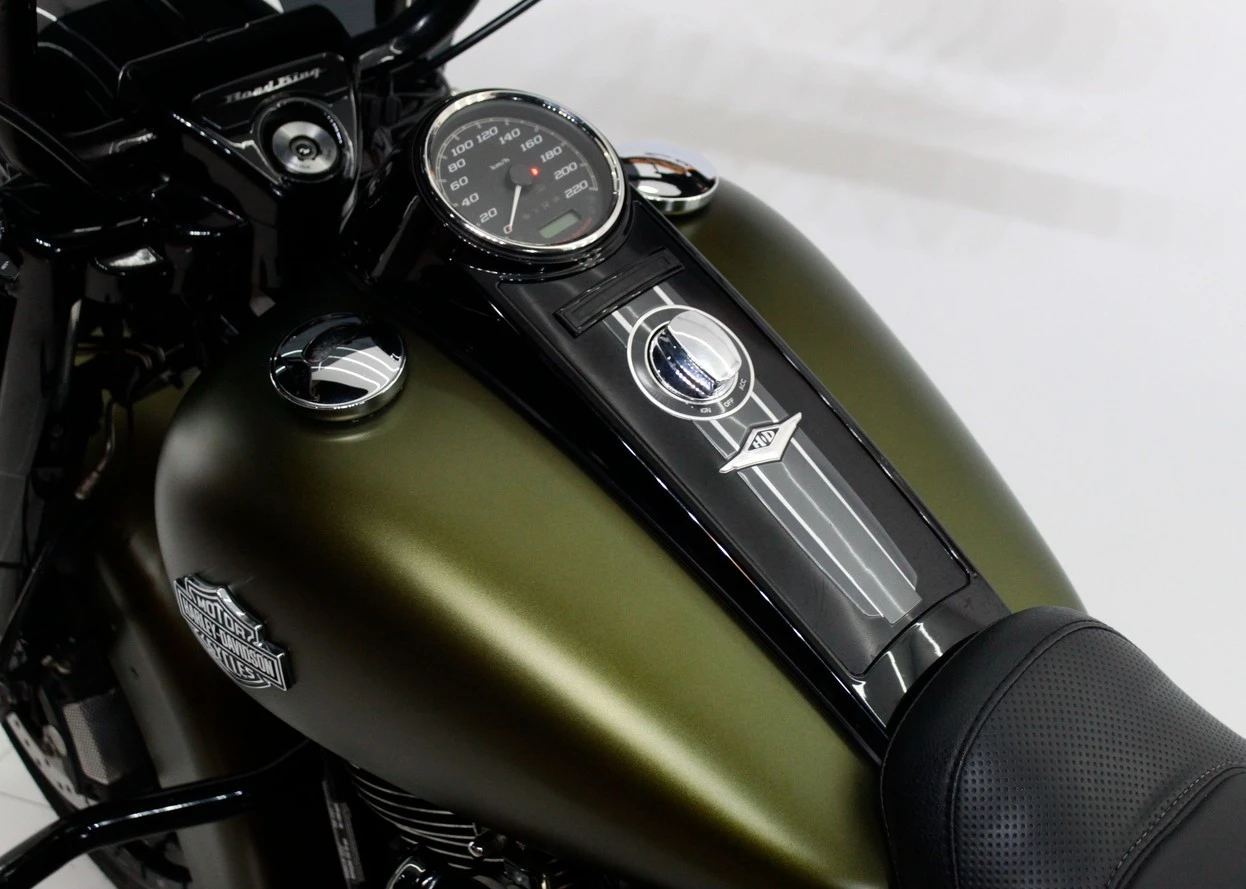 HARLEY-DAVIDSON ROAD KING SPECIAL