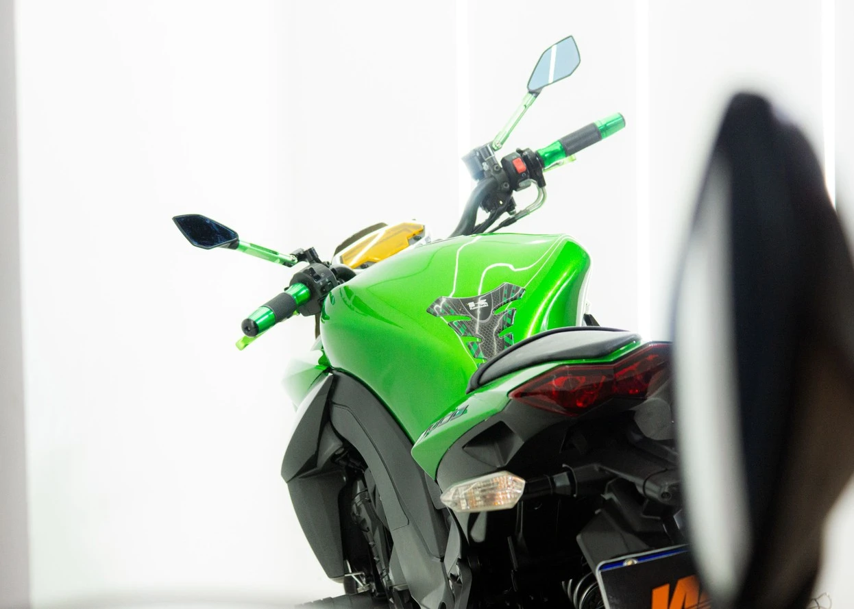 KAWASAKI Z1000