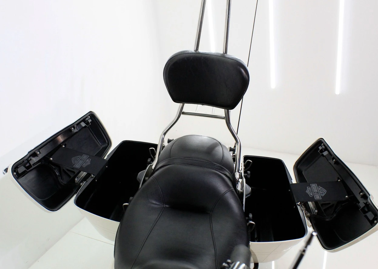 HARLEY-DAVIDSON STREET GLIDE SPECIAL