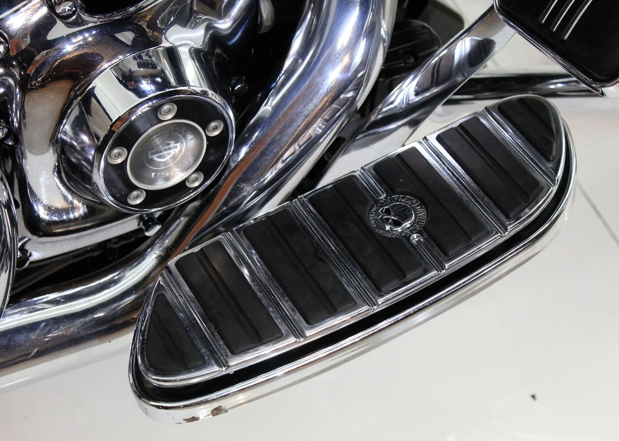 HARLEY-DAVIDSON STREET GLIDE SPECIAL