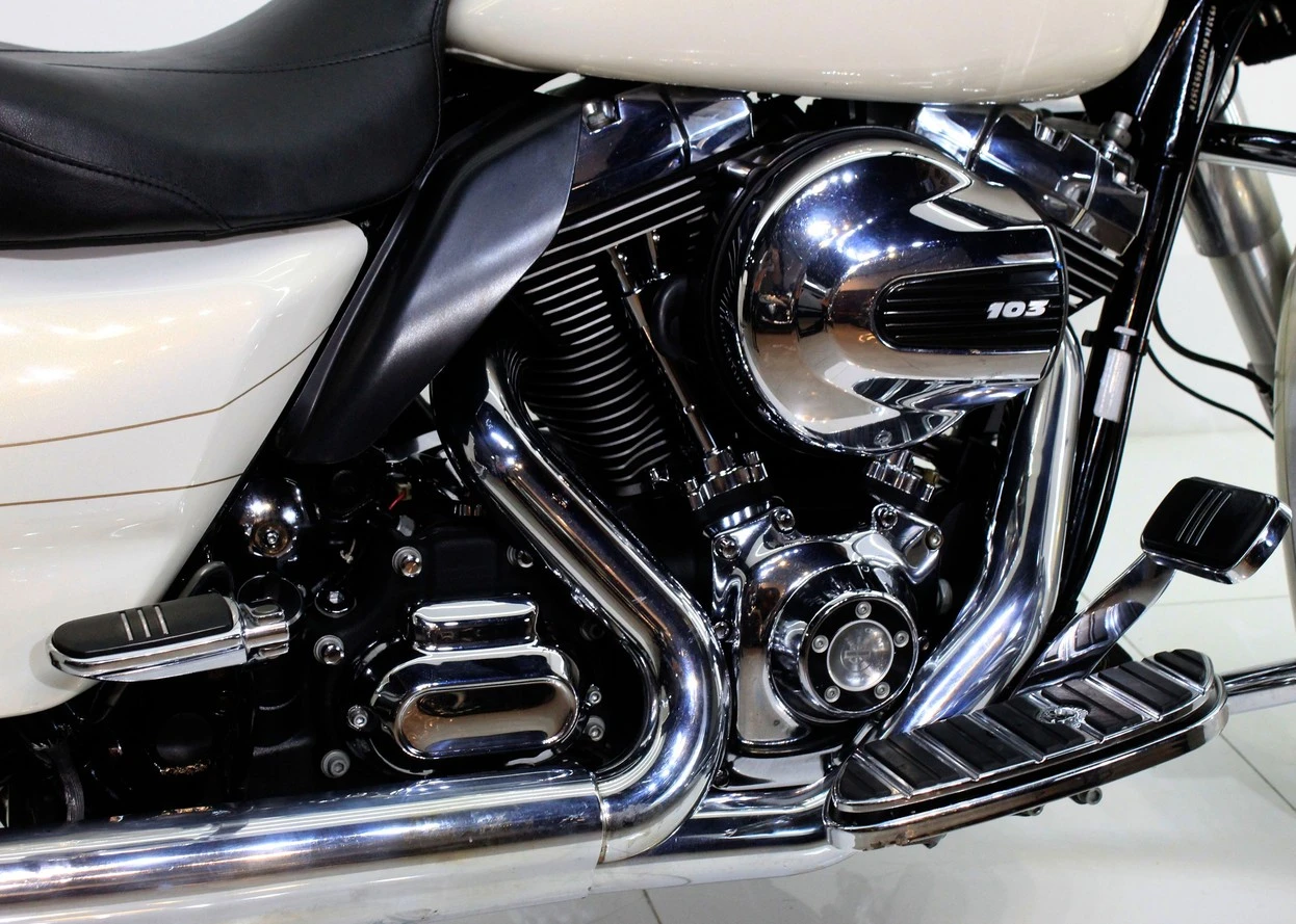 HARLEY-DAVIDSON STREET GLIDE SPECIAL