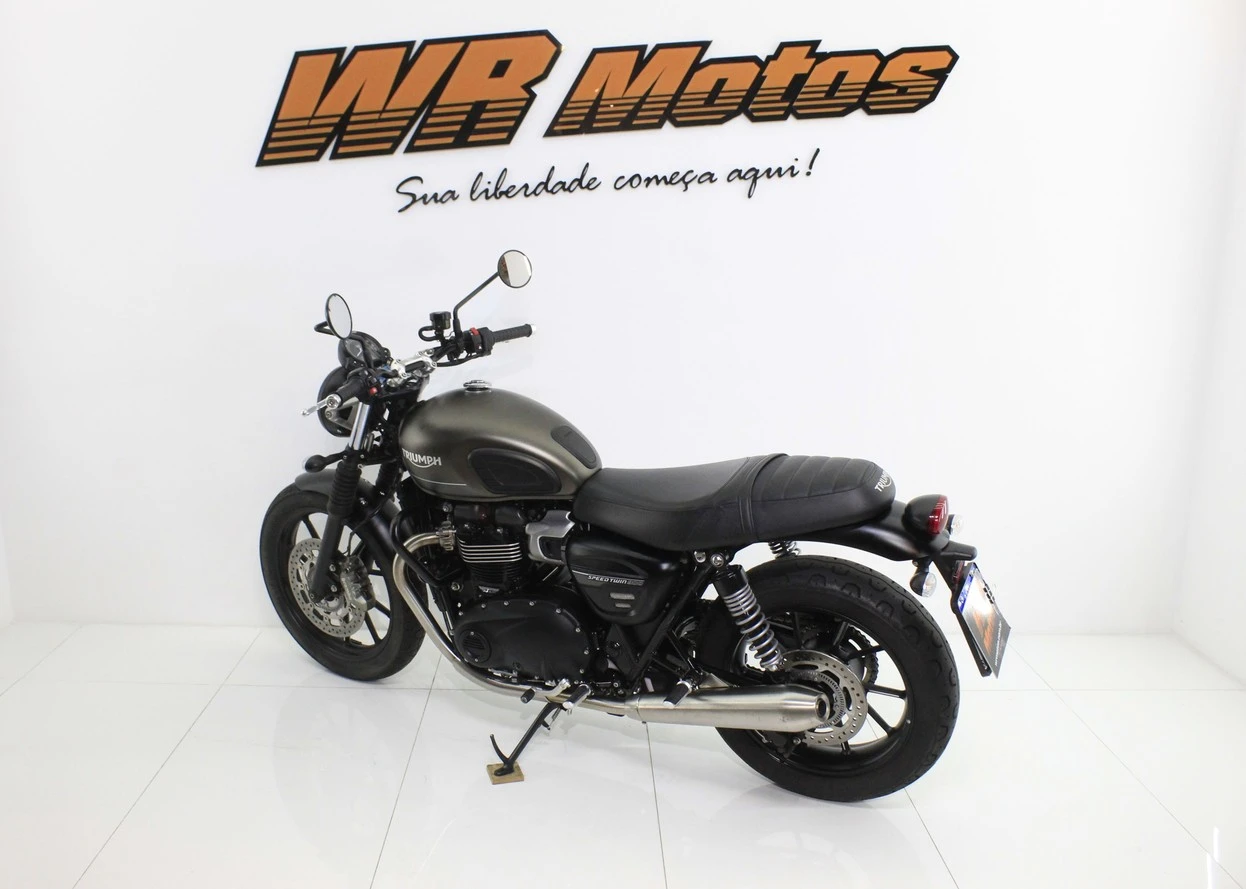 TRIUMPH SPEED TWIN 
