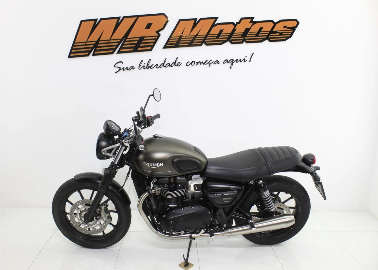 TRIUMPH SPEED TWIN 