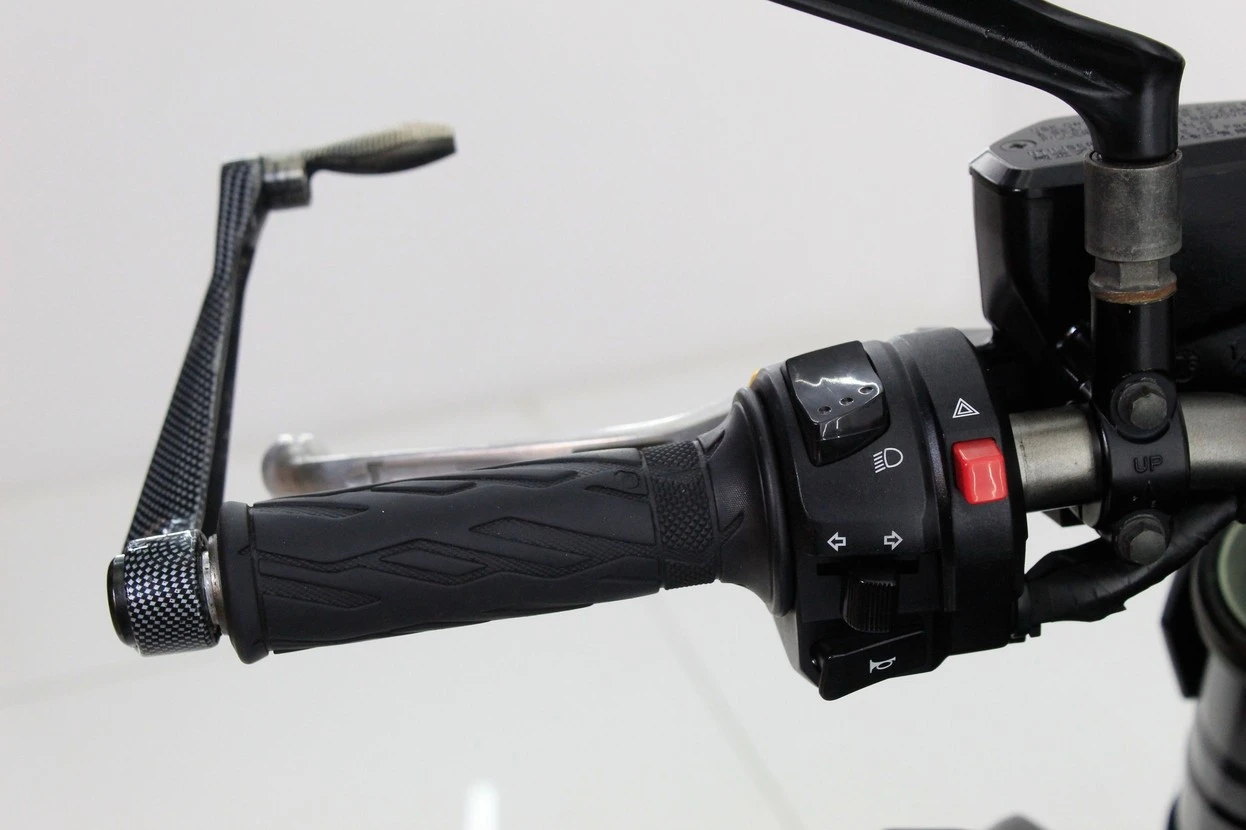 SUZUKI GSX 1300 B-KING