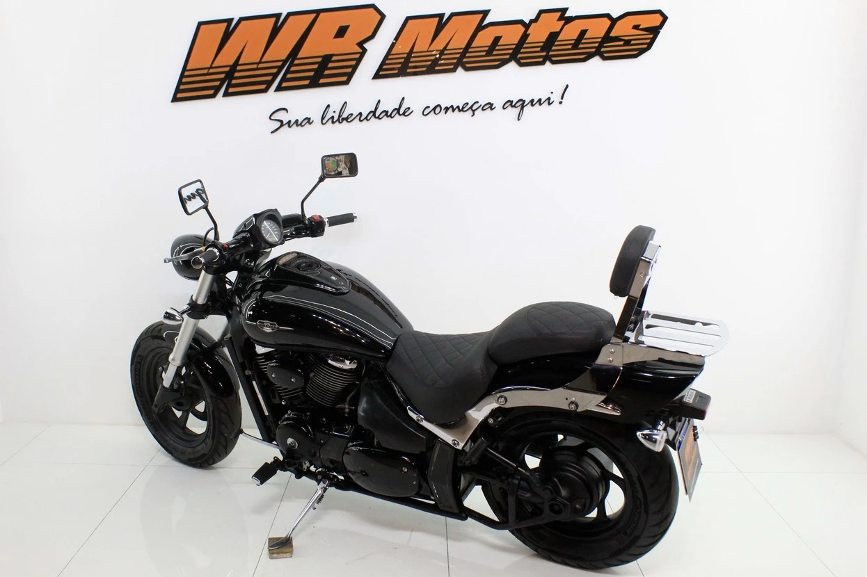 SUZUKI BOULEVARD M800