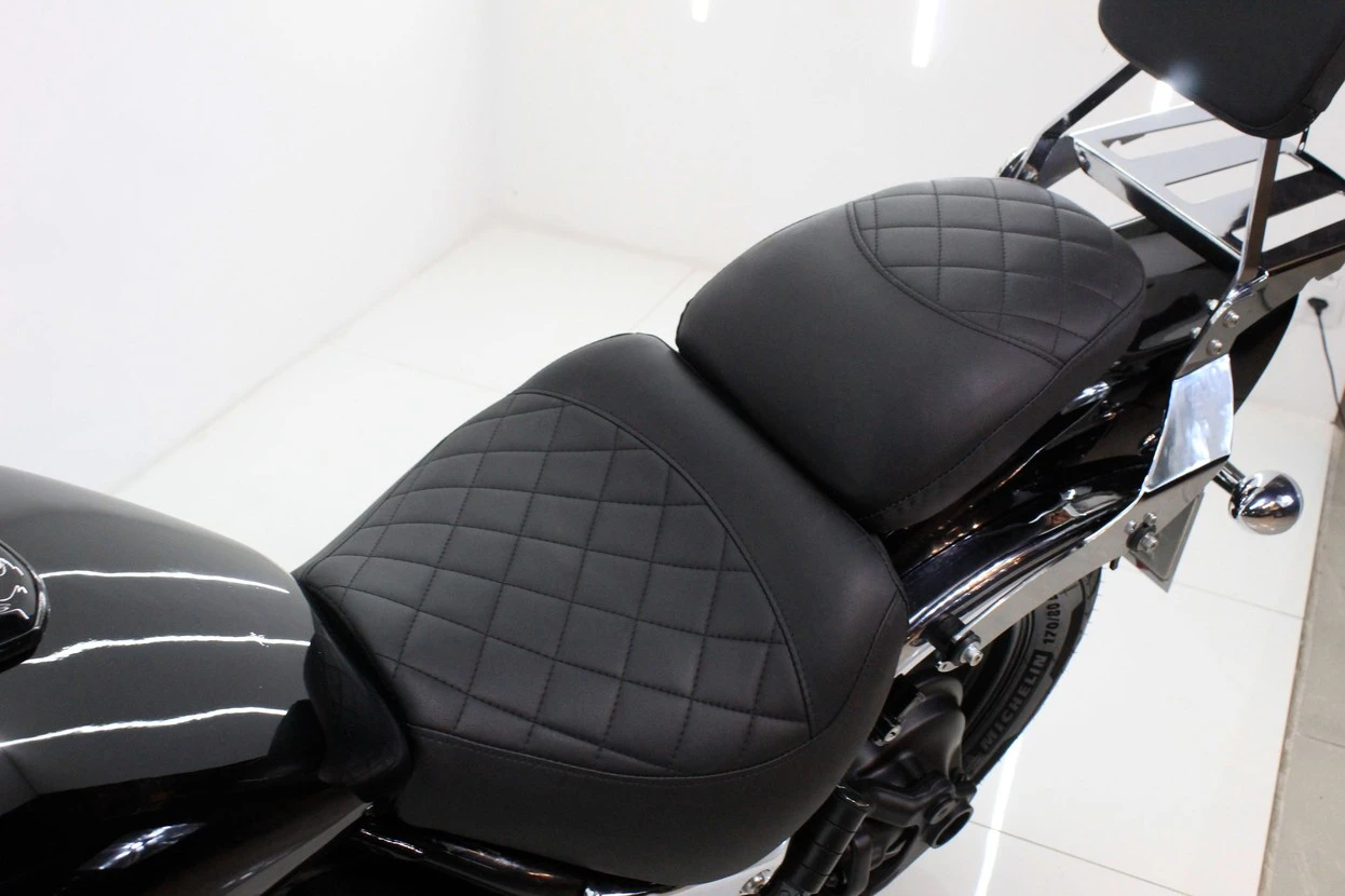 SUZUKI BOULEVARD M800