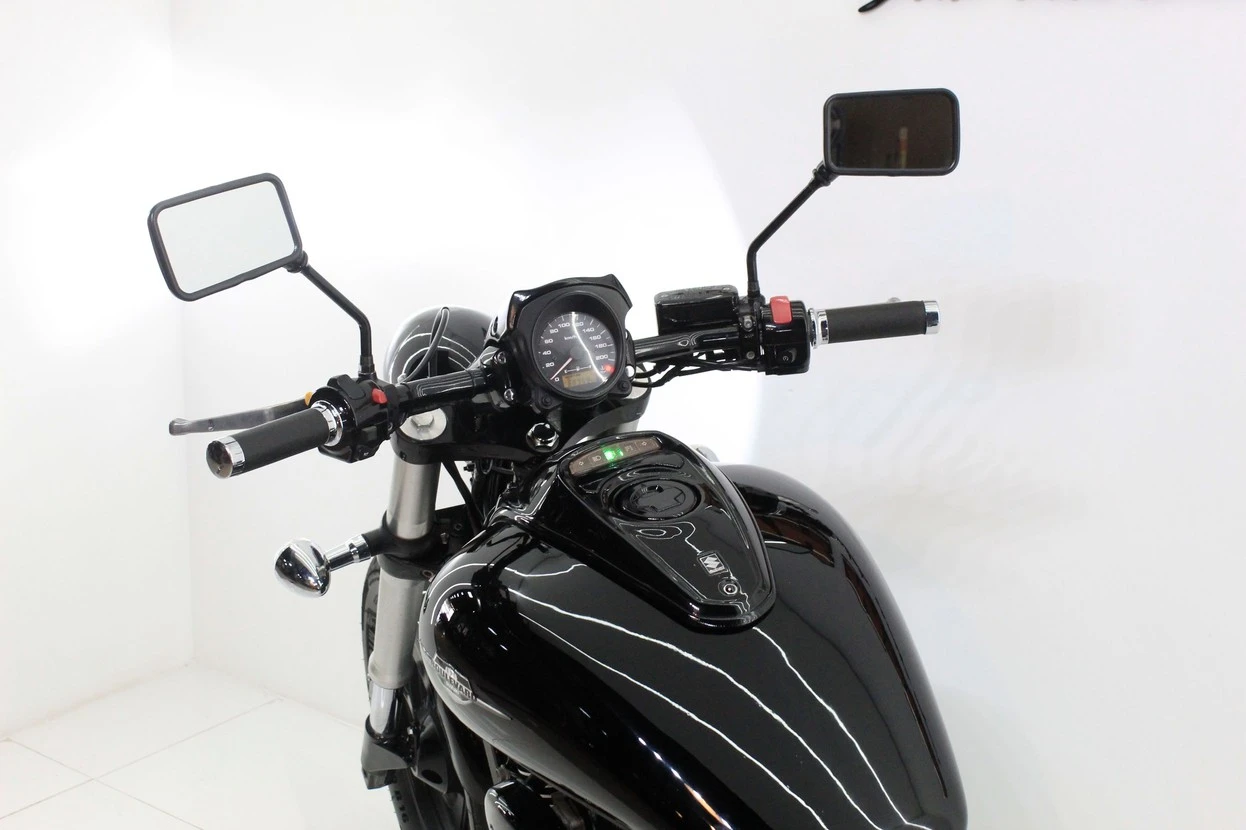 SUZUKI BOULEVARD M800