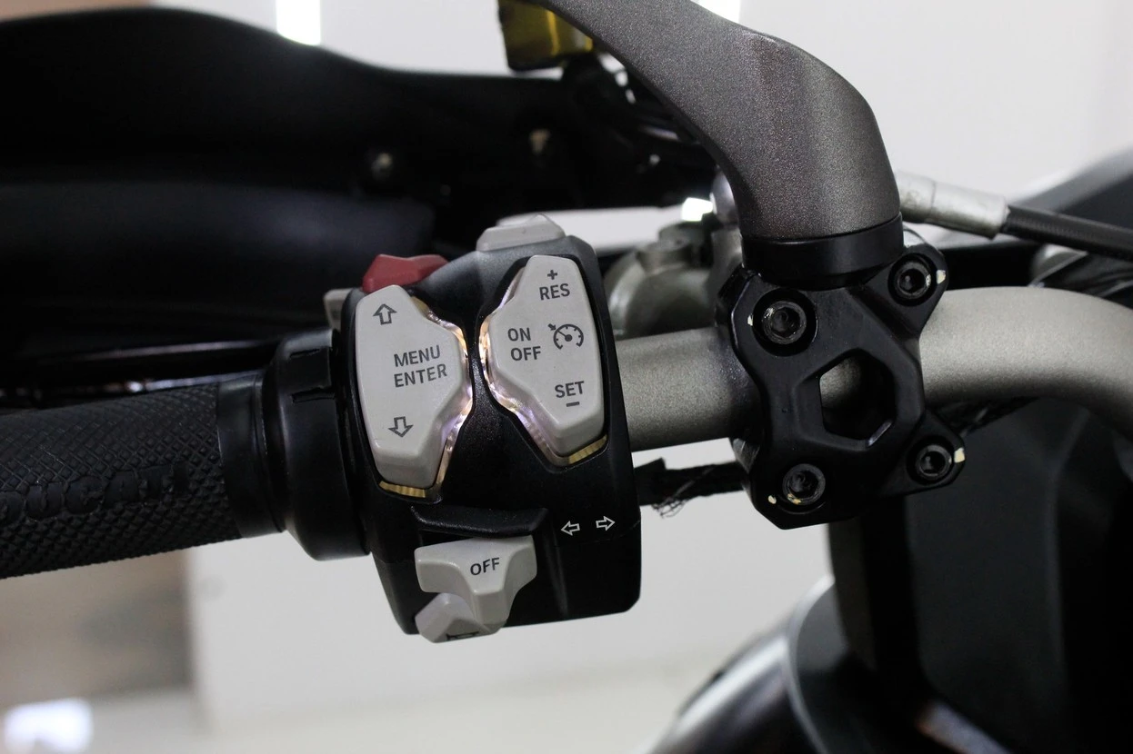 DUCATI MULTISTRADA 1200 V4 S