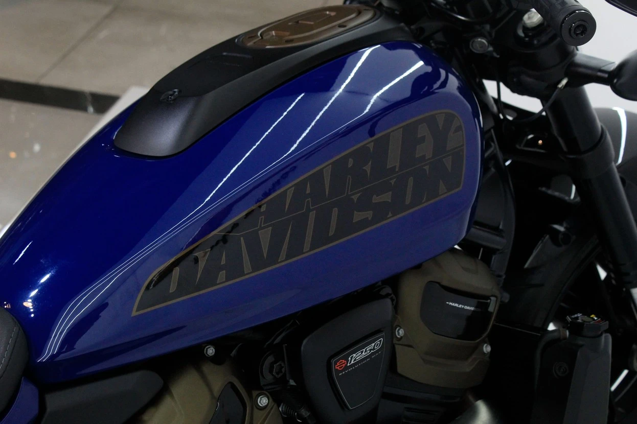 HARLEY-DAVIDSON SPORTSTER S