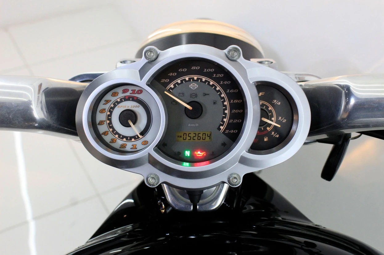 HARLEY-DAVIDSON V ROD MUSCLE