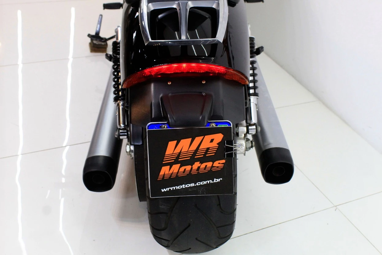 HARLEY-DAVIDSON V ROD MUSCLE