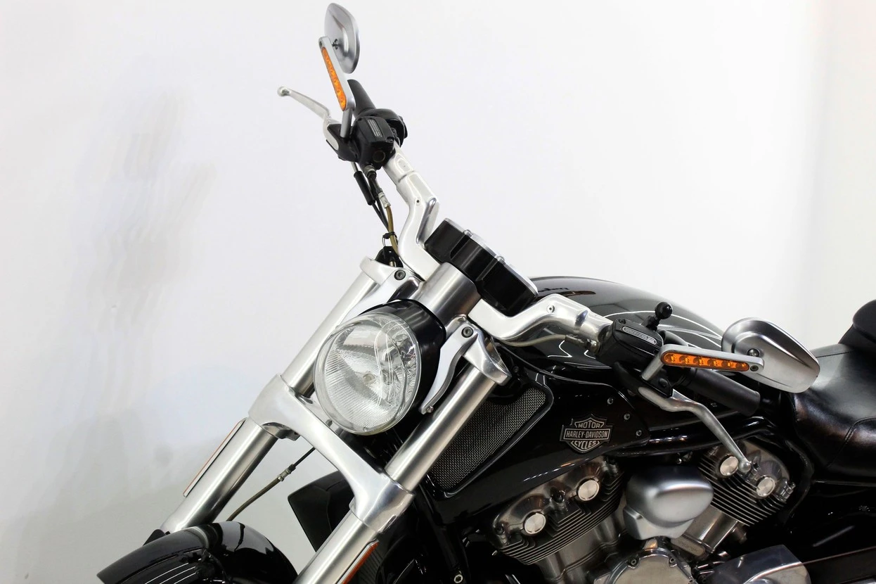 HARLEY-DAVIDSON V ROD MUSCLE