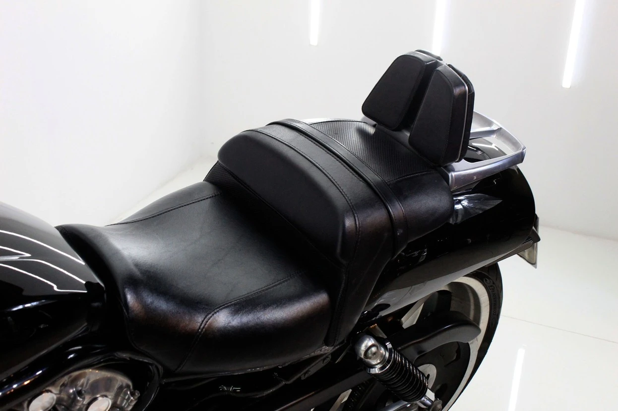 HARLEY-DAVIDSON V ROD MUSCLE